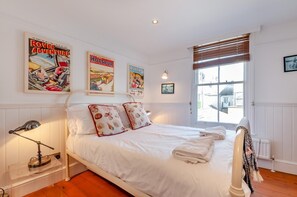 Travel cot, free WiFi, bed sheets - 3 Bed in Whitstable (oc-c28039) (Whitstable)