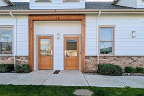 Exterior detail - Dog-Friendly, Sophisticated, & Chic Designer Suite (Newberg)