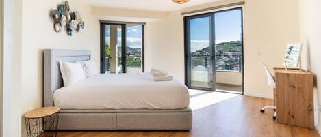 Fer et planche à repasser, accès Internet, draps fournis