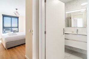 Iron/ironing board, Internet, bed sheets - GuestReady - Seaview Escape (Câmara de Lobos)