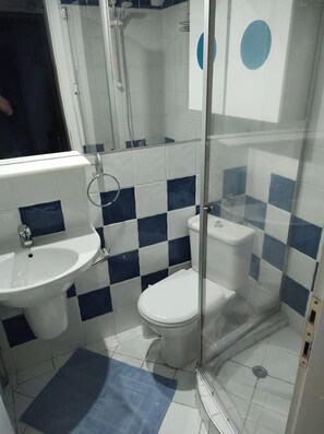 Room, 1 Bedroom, Smoking, Balcony | Bathroom