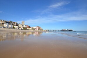 Beach - 6 Bed in Cromer (oc-s28222) (Cromer)