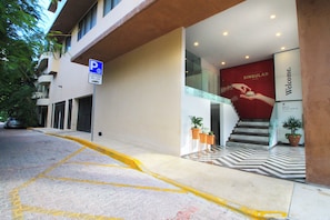 Fachada de la propiedad