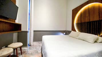 Deluxe Apartment, City View, Tower | Free WiFi