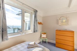 Lit parapluie, Wi-Fi gratuit, draps fournis