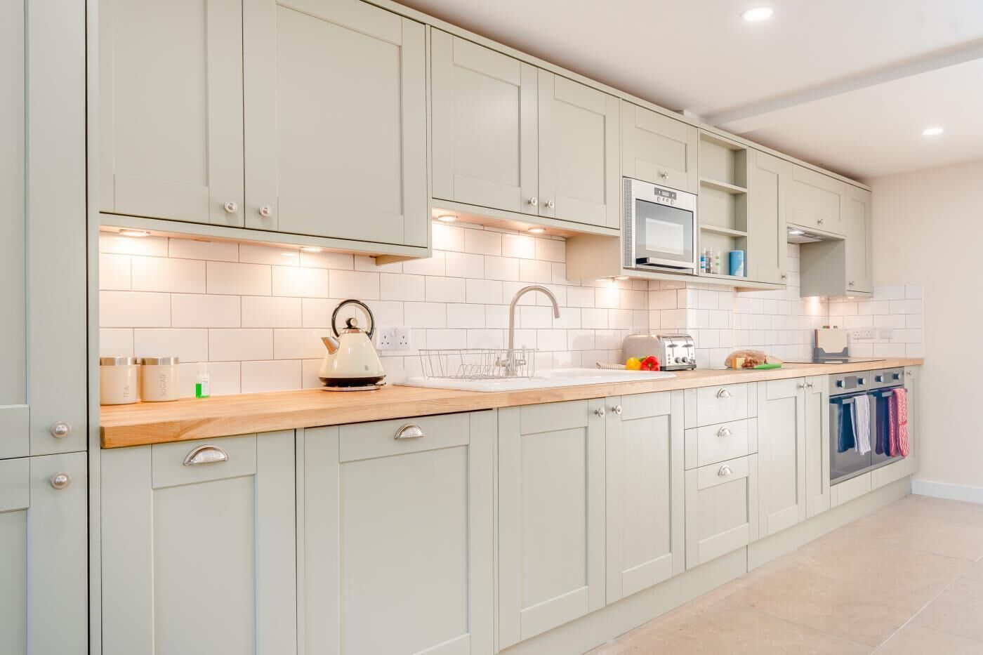 Lave-vaisselle, chaise haute