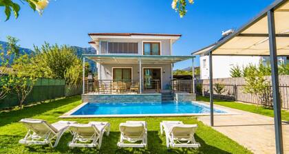 Villa Serafina - Vier Schlafzimmer Villa, Schläft 8