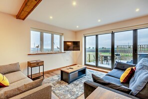 TV - 3 Bed in Outwell (oc-b28260) (Upwell)