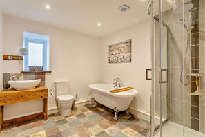Hair dryer, towels - 3 Bed in Outwell (oc-b28260) (Upwell)