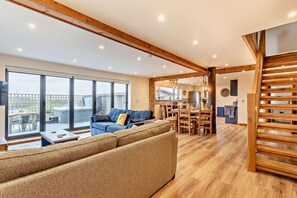 TV - 3 Bed in Outwell (oc-b28260) (Upwell)