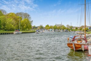 Marina - 3 Bed in Christchurch (oc-r27898) (Christchurch)