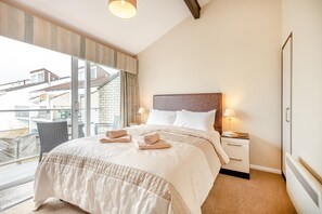 Travel cot, free WiFi, bed sheets - 2 Bed in Christchurch (oc-r27892) (Christchurch)