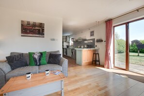 TV - 2 Bed in Barnby (oc-t28265) (North Cove)