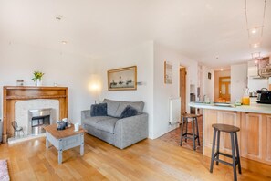 TV - 2 Bed in Barnby (oc-t28265) (North Cove)