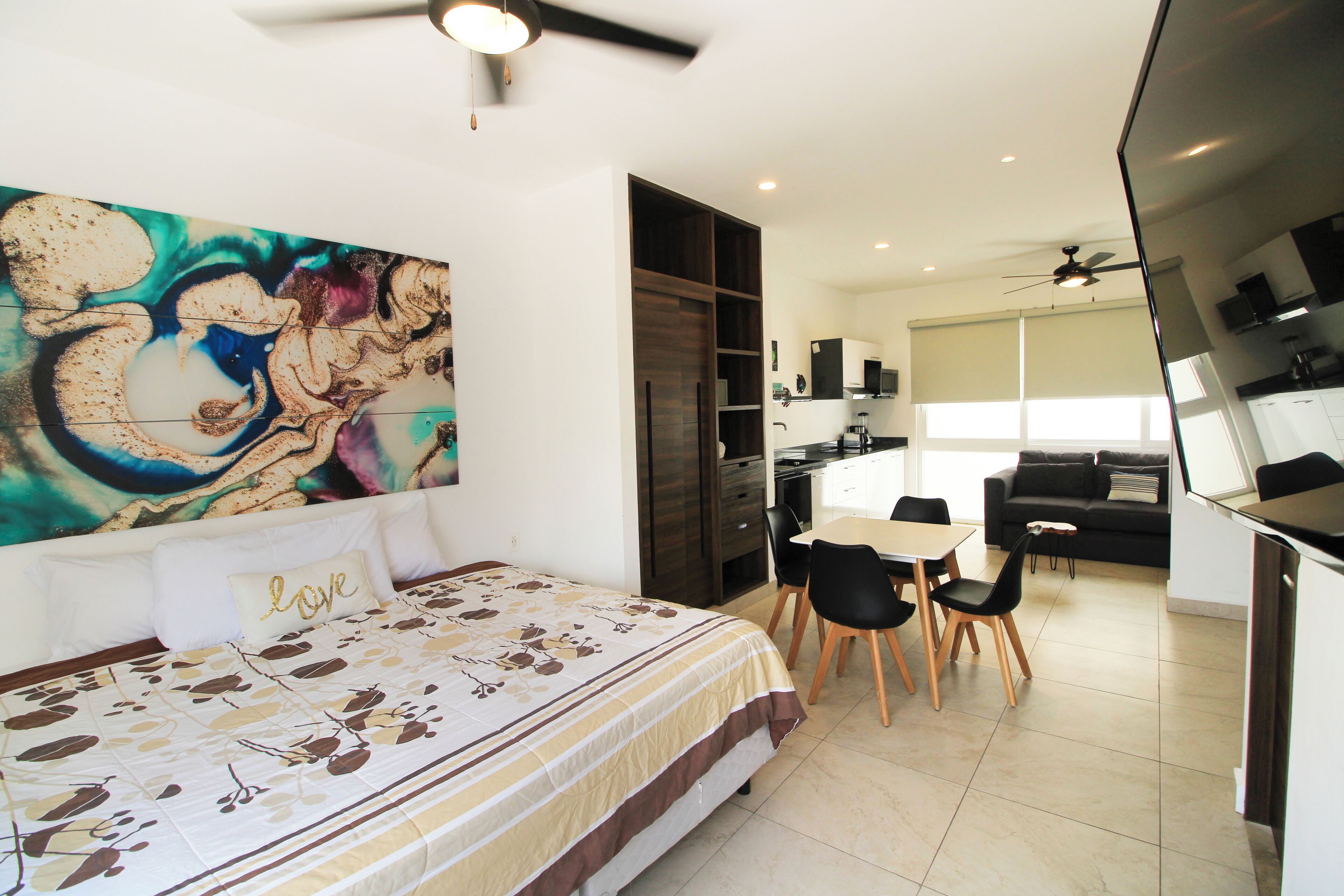 Superior Studio, 1 King Bed with Sofa bed, City View, Tower | In-room safe, blackout curtains, free WiFi