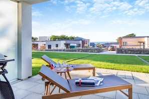 Outdoor dining - 3 Bed in Padstow (oc-w28313) (Constantine Bay)