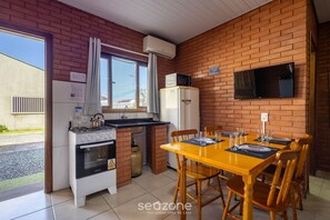 Apartment | Private kitchen - Your Complete Stay 350m From Picarras Beach - Mhks (Barra Velha)