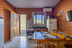 Apartment | Private kitchen - Your Complete Stay 350m From Picarras Beach - Mhks (Barra Velha)