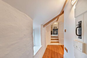 Interior - 2 Bed in Southgate (oc-p28298) (Southgate)