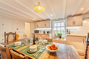 Dining - 2 Bed in Southgate (oc-p28298) (Southgate)