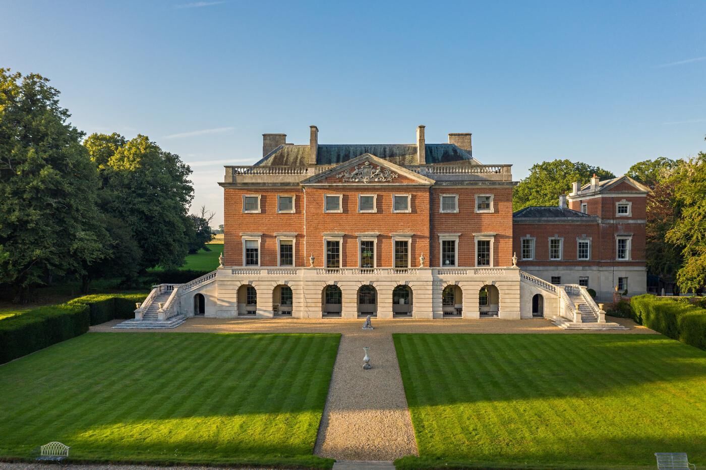 المنشأة من الخارج