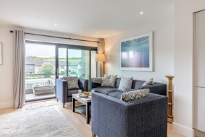 TV - 2 Bed in Harlyn Bay (oc-a28321) (Harlyn Bay)