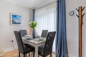 Dining - 2 Bed in Harlyn Bay (oc-a28321) (Harlyn Bay)