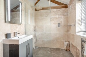Towels - 2 Bed in Chalbury (oc-t28279) (Horton)