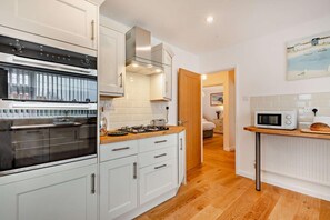 Microwave, oven, dishwasher, high chair - 2 Bed in Snettisham (oc-s28186) (Snettisham)