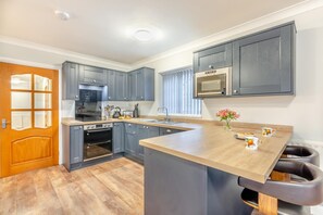 Microwave, oven, dishwasher, high chair - 3 Bed in Beadnell (oc-i25369) (Beadnell)