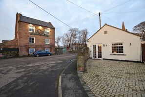 Exterior - 3 Bed in Beadnell (oc-i25369) (Beadnell)