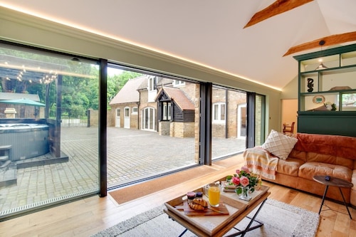 4 Bed in Broadstairs (oc-w28331)