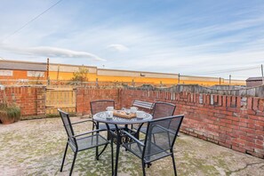 Outdoor dining - 2 Bed in Amble (oc-b28345) (Amble)