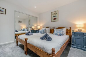 3 bedrooms, travel cot, free WiFi, bed sheets - 3 Bed in Ruan Minor (oc-t28367) (Ruan Minor)