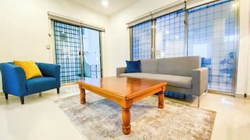 Family Apartment, 2 Bedrooms, Patio, Ground Floor | Living area | Smart TV