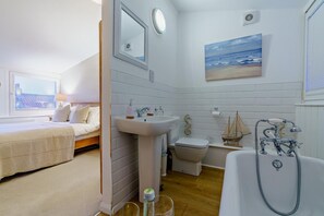 Towels - 3 Bed in Whitby (oc-s28346) (Whitby)