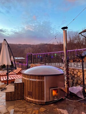 Exterior - Pensiunea Portas (Slănic)