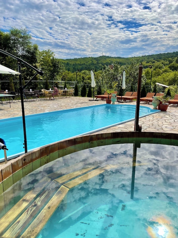 Seasonal outdoor pool - Pensiunea Portas (Slănic)