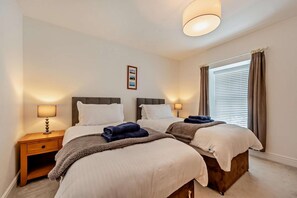 Iron/ironing board, travel cot, free WiFi, bed sheets - 3 Bed in Saundersfoot (oc-c28338) (Saundersfoot)