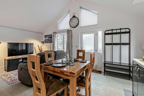Dining - 1 Bed in Truro (oc-p28365) (Blackwater)