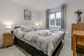 Free WiFi, bed sheets - 1 Bed in Truro (oc-p28365) (Blackwater)