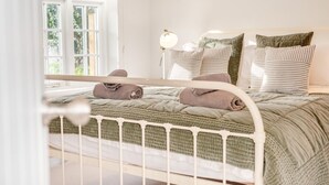 4 Schlafzimmer, Bügeleisen/Bügelbrett, kostenloses WLAN, Bettwäsche