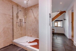 Towels - 2 Bed in Newby Bridge (oc-t28385) (Newby Bridge)