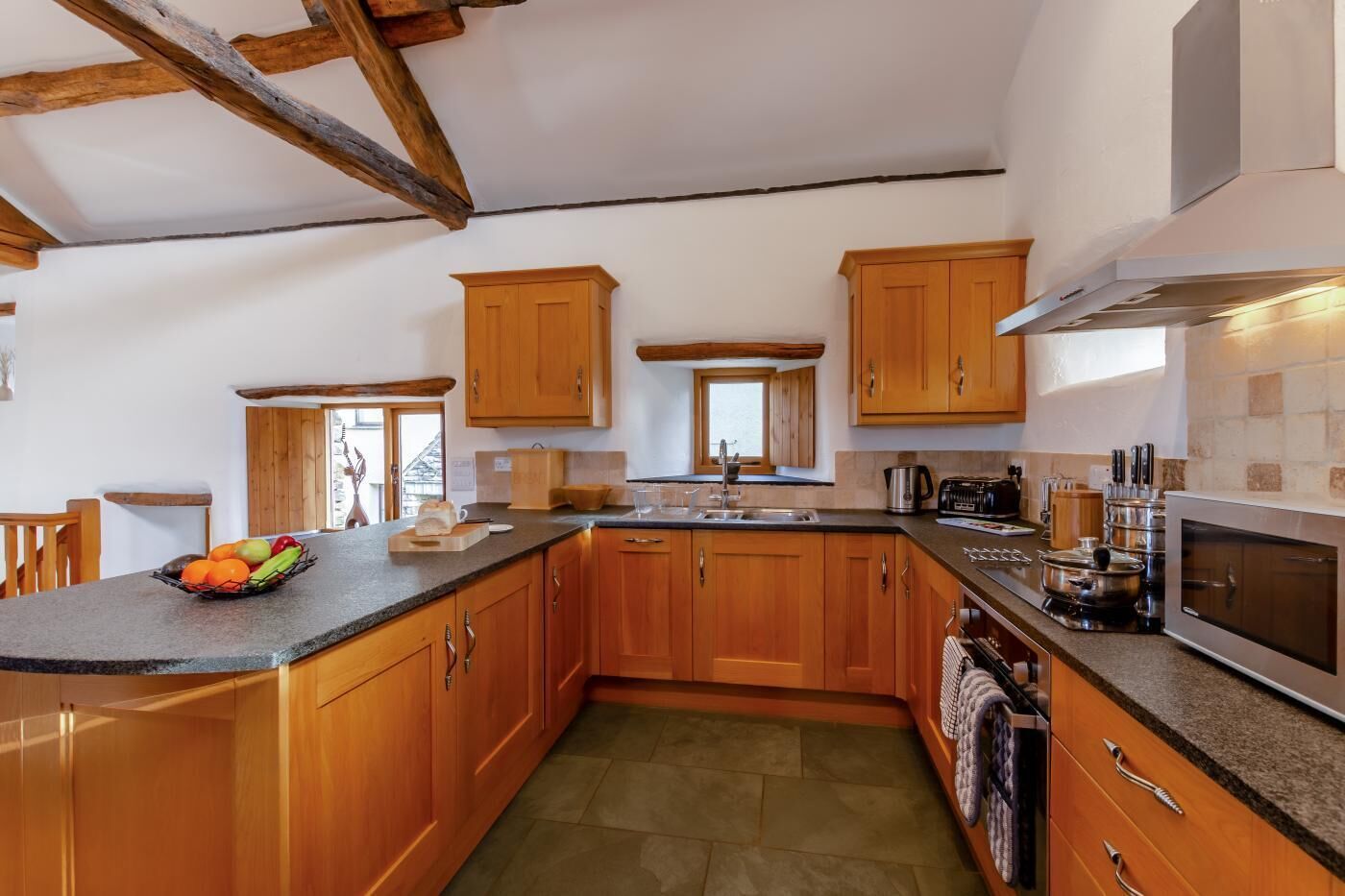 Ofen, Kochgeschirr/Geschirr/Besteck