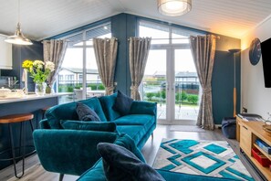 TV - 2 Bed in Burnham Market (oc-n28359) (Burnham Market)