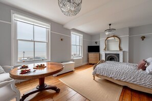 Iron/ironing board, travel crib, free WiFi, bed sheets - 4 Bed in Aldeburgh (oc-e28371) (Aldeburgh)