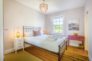4 bedrooms, iron/ironing board, travel crib, WiFi (free) - 4 Bed in Aldeburgh (oc-e28371) (Aldeburgh)