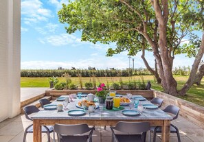 Outdoor dining - 5 Bed in Southwold (oc-g28368) (Southwold)