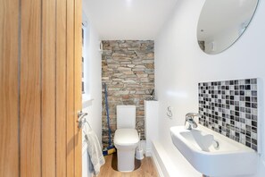 Towels - 4 Bed in Kingswear (oc-t14688) (Kingswear)