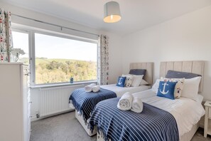4 quartos, berço de viagem, Wi-Fi de cortesia, roupa de cama
